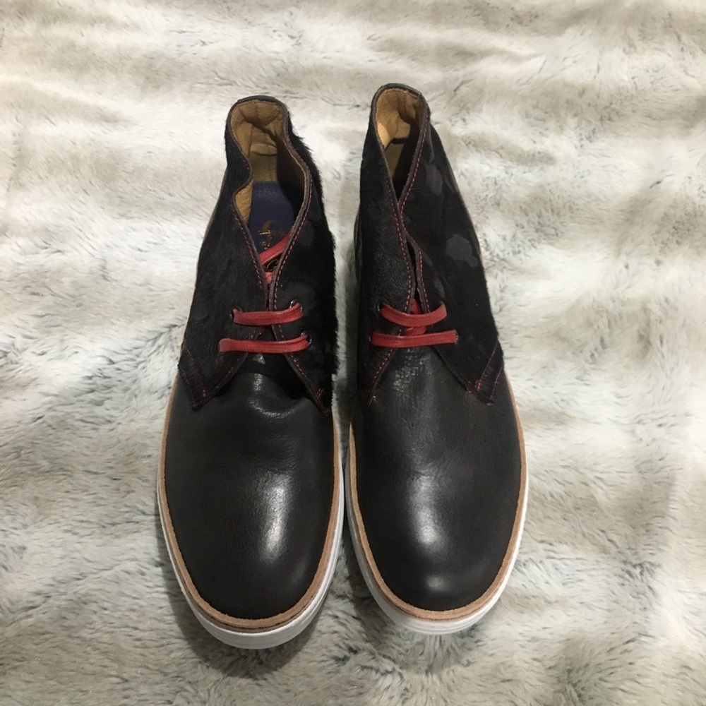 NWT Robert Graham Brown Leather Horace Chukkas